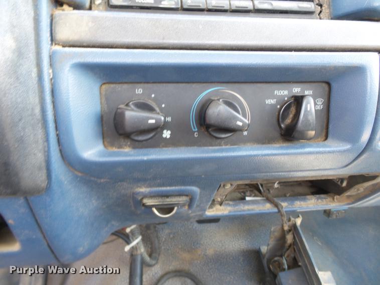 image for item DA2352 1995 Ford F250 utility bed pickup truck