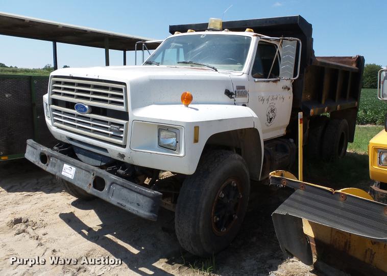 image for item DA2355 1987 Ford F800 dump truck