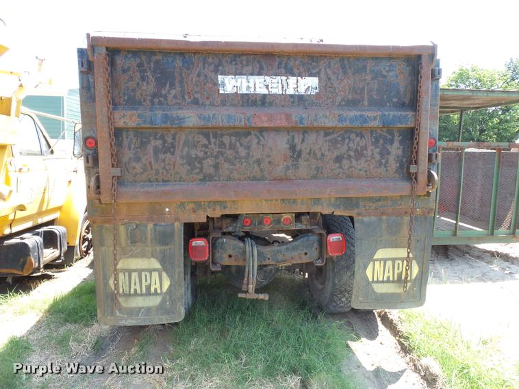 image for item DA2355 1987 Ford F800 dump truck