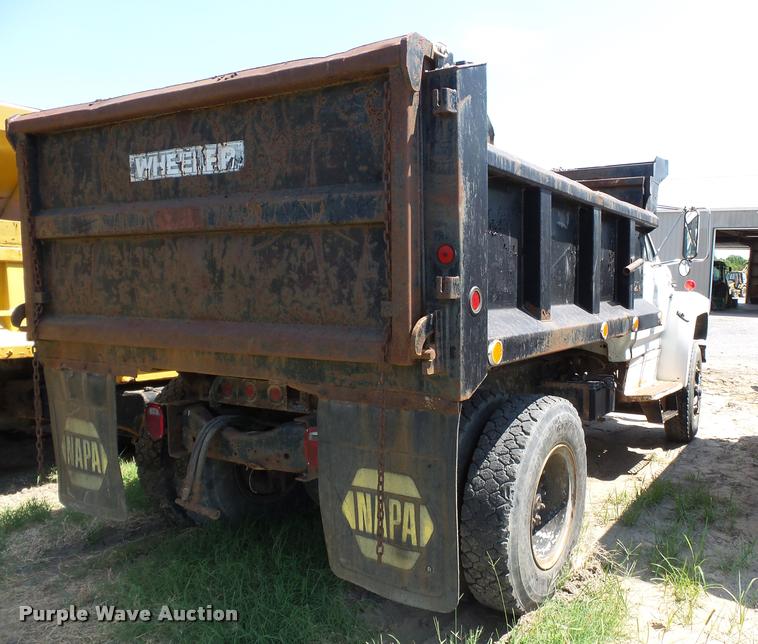 image for item DA2355 1987 Ford F800 dump truck