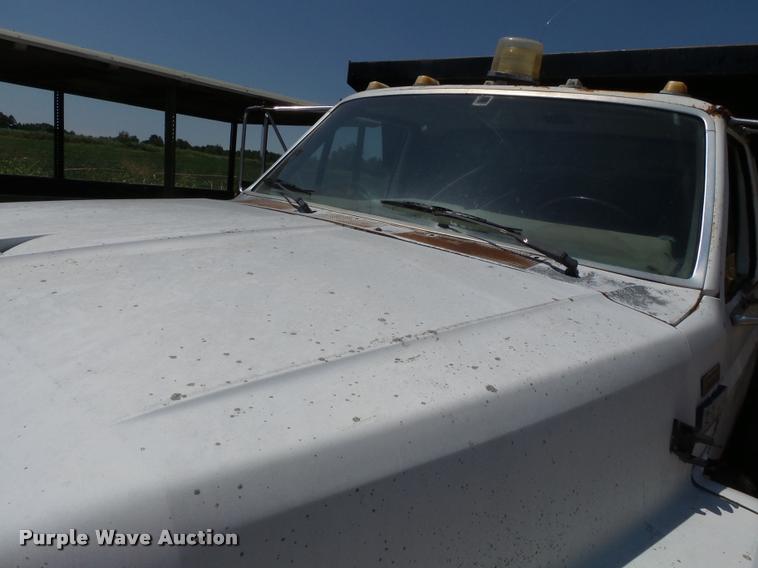 image for item DA2355 1987 Ford F800 dump truck