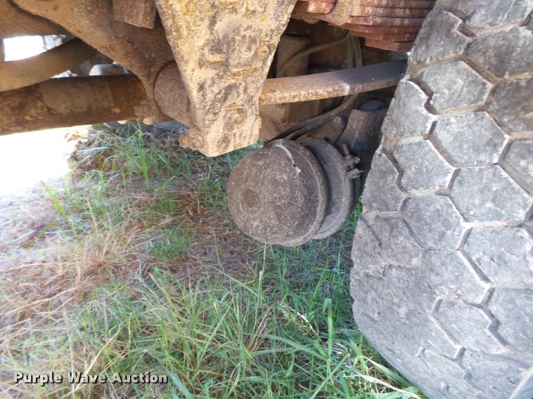 image for item DA2355 1987 Ford F800 dump truck