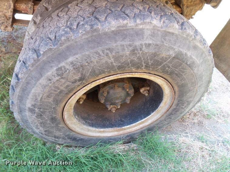 image for item DA2355 1987 Ford F800 dump truck