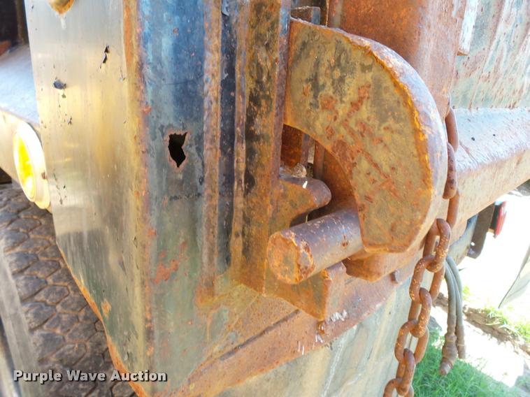 image for item DA2355 1987 Ford F800 dump truck