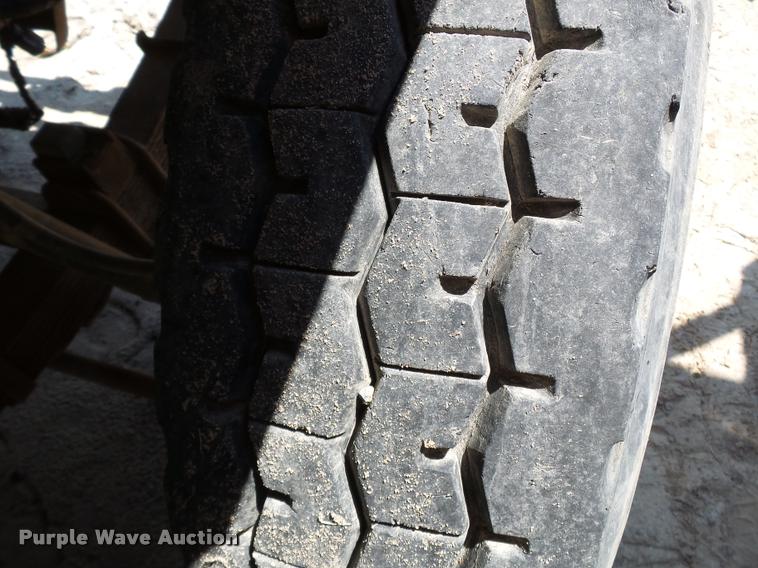 image for item DA2355 1987 Ford F800 dump truck