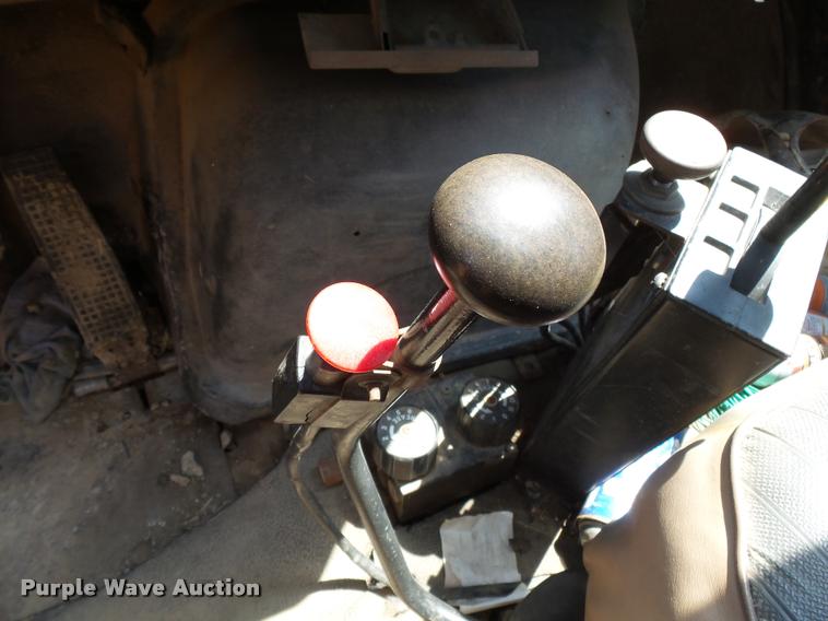 image for item DA2355 1987 Ford F800 dump truck