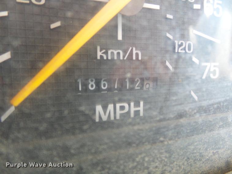 image for item DA2355 1987 Ford F800 dump truck