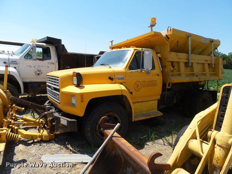 image for item DA2356 1989 Ford F800 dump truck