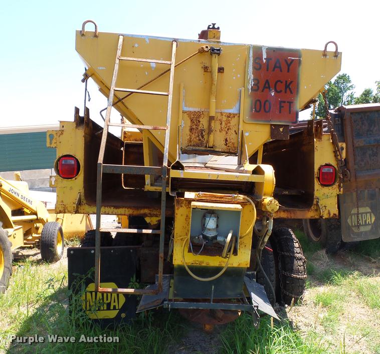image for item DA2356 1989 Ford F800 dump truck