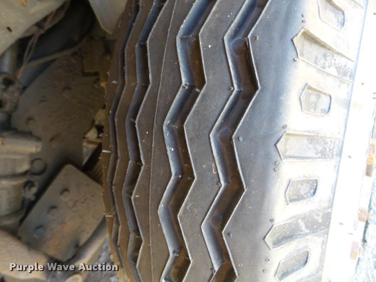 image for item DA2356 1989 Ford F800 dump truck