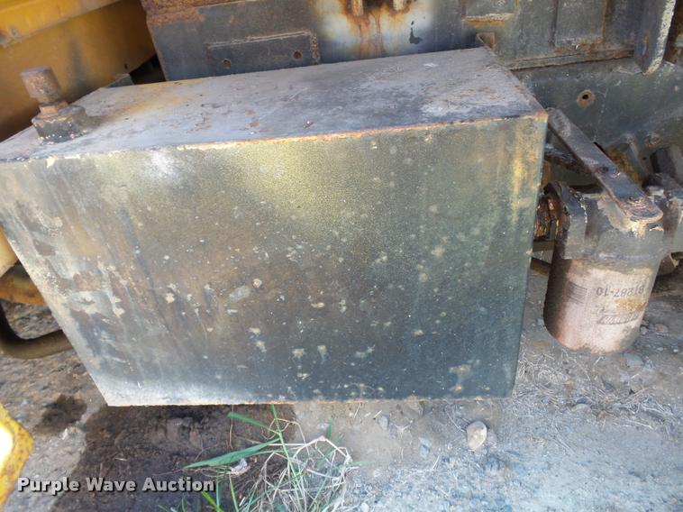 image for item DA2356 1989 Ford F800 dump truck