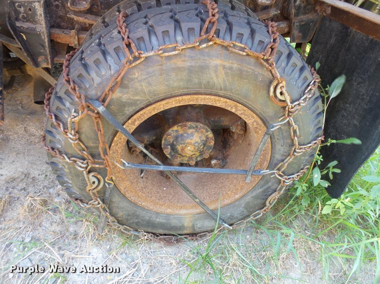 image for item DA2356 1989 Ford F800 dump truck