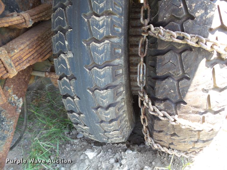 image for item DA2356 1989 Ford F800 dump truck