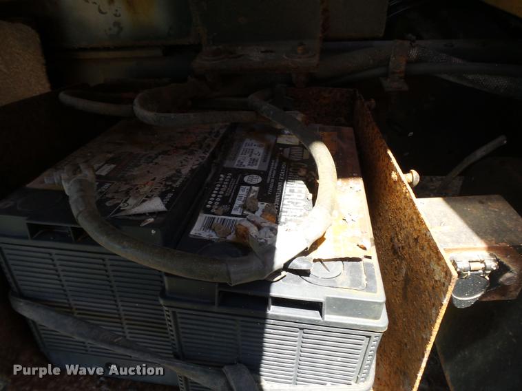 image for item DA2356 1989 Ford F800 dump truck