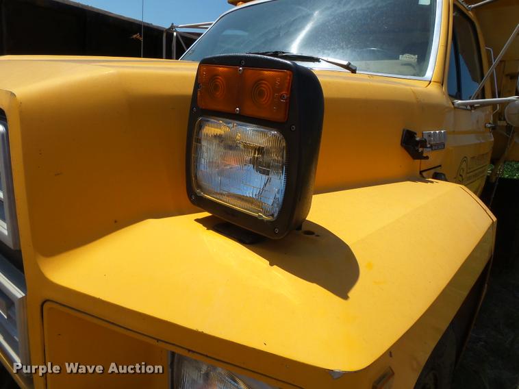 image for item DA2356 1989 Ford F800 dump truck