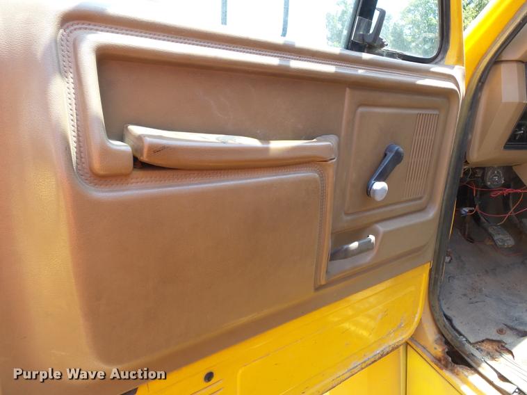 image for item DA2356 1989 Ford F800 dump truck