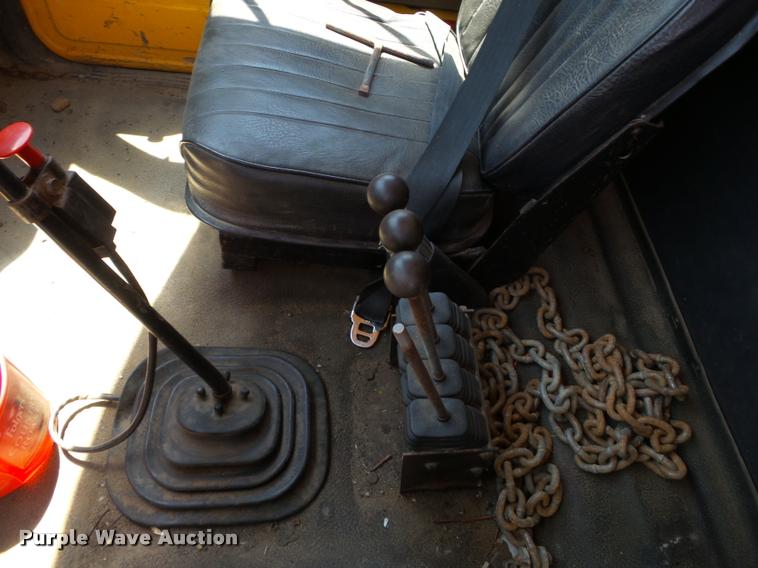 image for item DA2356 1989 Ford F800 dump truck