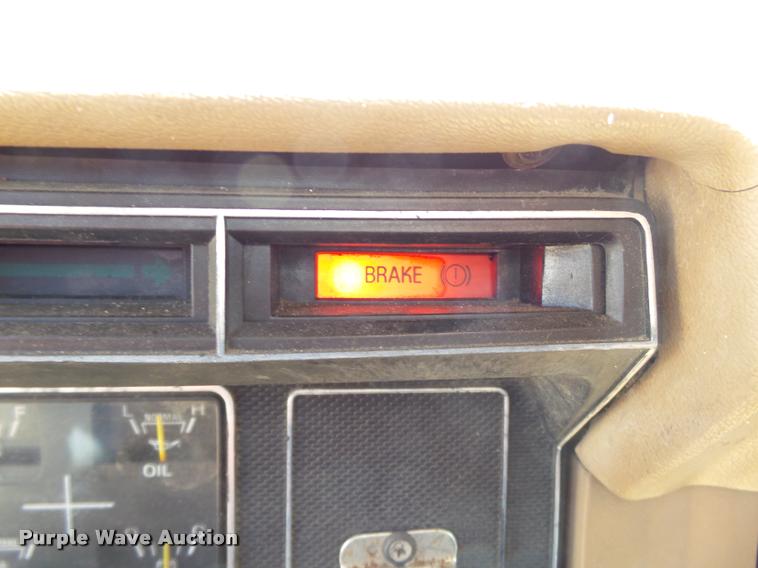 image for item DA2356 1989 Ford F800 dump truck