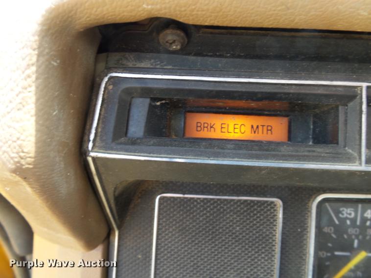 image for item DA2356 1989 Ford F800 dump truck