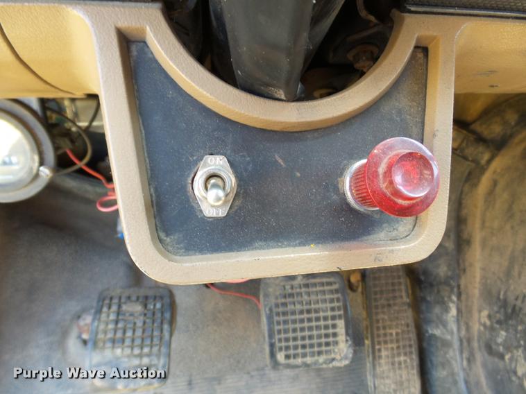 image for item DA2356 1989 Ford F800 dump truck