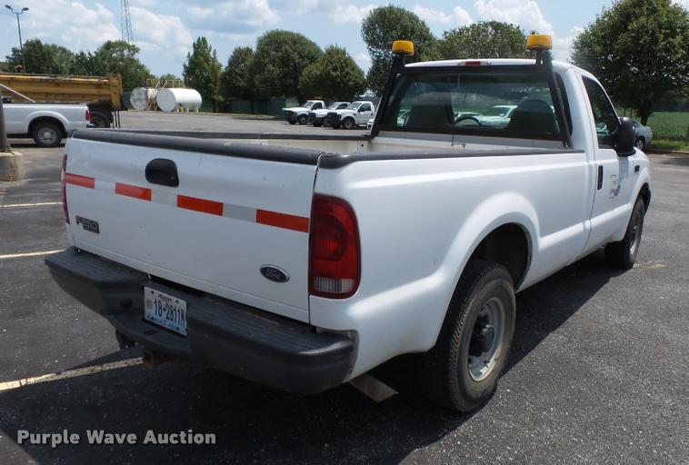 image for item DA2364 2003 Ford F250 Super Duty pickup truck
