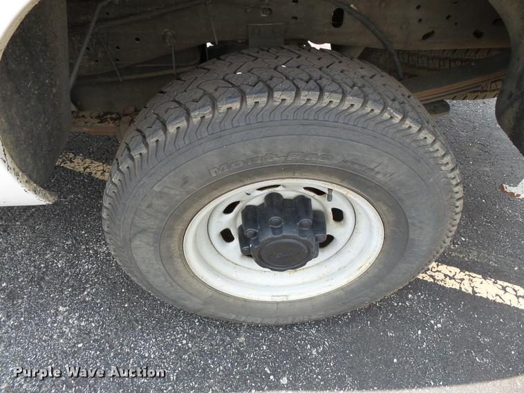 image for item DA2364 2003 Ford F250 Super Duty pickup truck