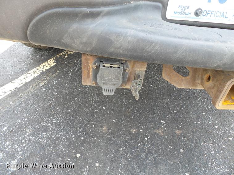 image for item DA2364 2003 Ford F250 Super Duty pickup truck