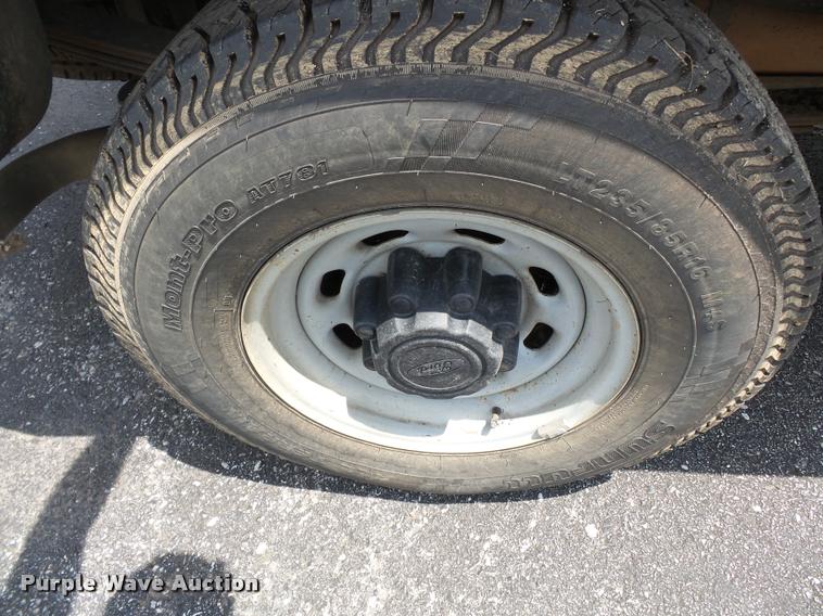 image for item DA2364 2003 Ford F250 Super Duty pickup truck