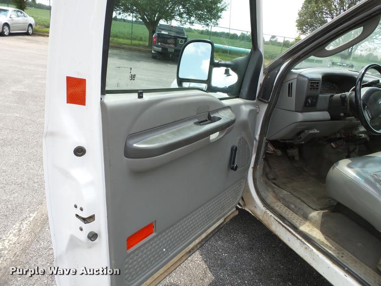 image for item DA2364 2003 Ford F250 Super Duty pickup truck