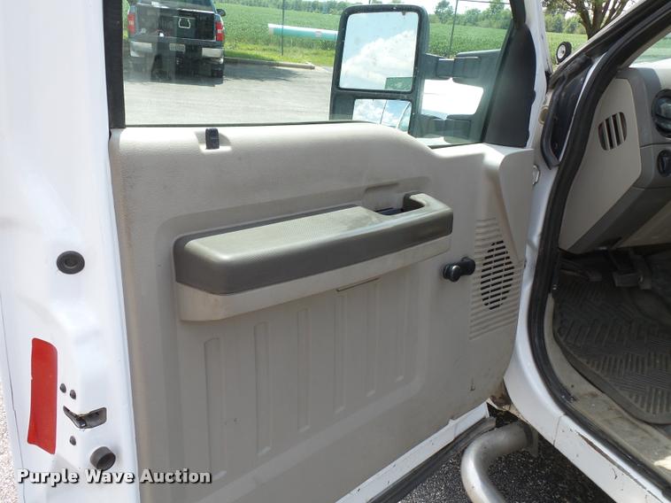 image for item DA2365 2008 Ford F250 Super Duty pickup truck