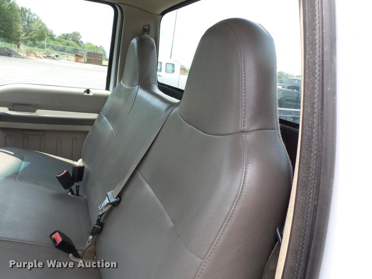 image for item DA2365 2008 Ford F250 Super Duty pickup truck