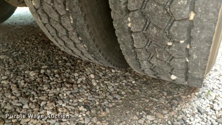 image for item DA5638 2002 Blue Bird TC2000 school bus