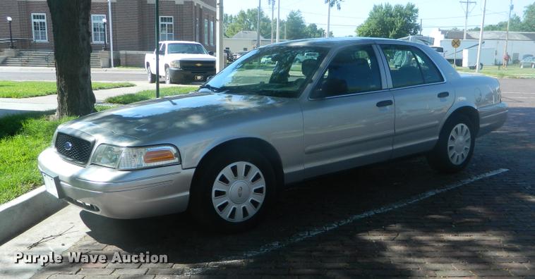 image for item DB1090 2006 Ford Crown Victoria Police Interceptor