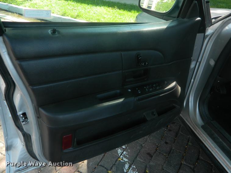 image for item DB1090 2006 Ford Crown Victoria Police Interceptor