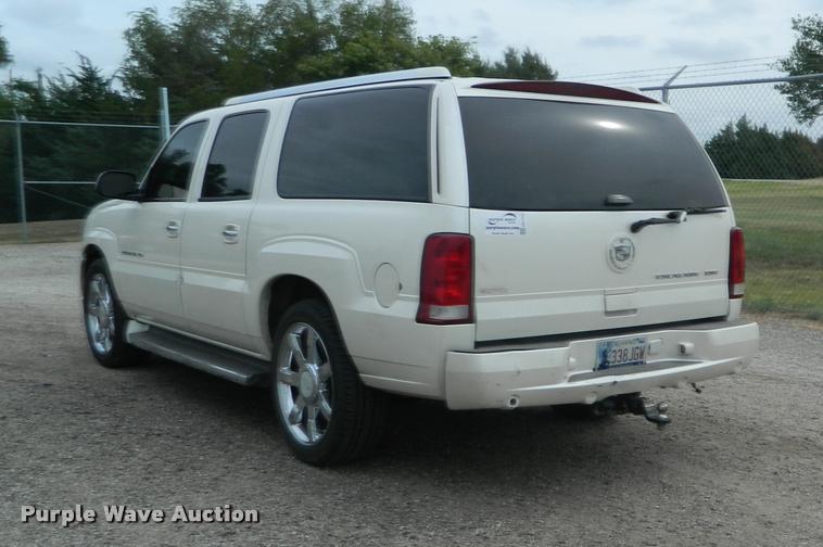 image for item DB1123 2005 Cadillac Escalade ESV SUV