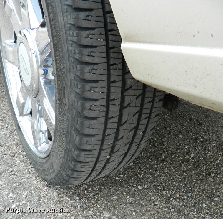 image for item DB1123 2005 Cadillac Escalade ESV SUV