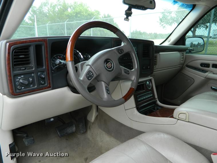 image for item DB1123 2005 Cadillac Escalade ESV SUV