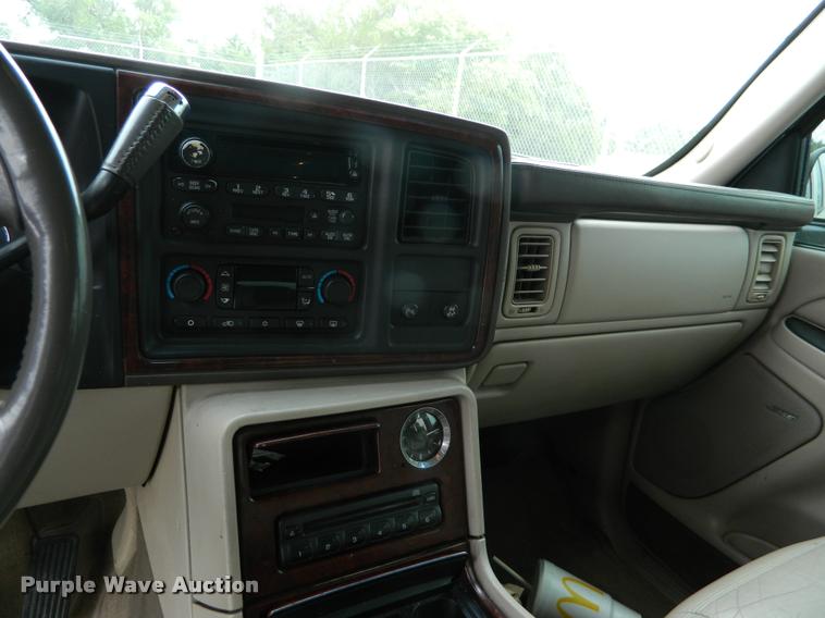 image for item DB1123 2005 Cadillac Escalade ESV SUV