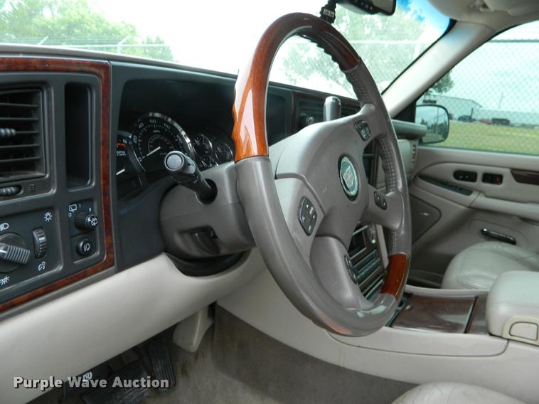 image for item DB1123 2005 Cadillac Escalade ESV SUV