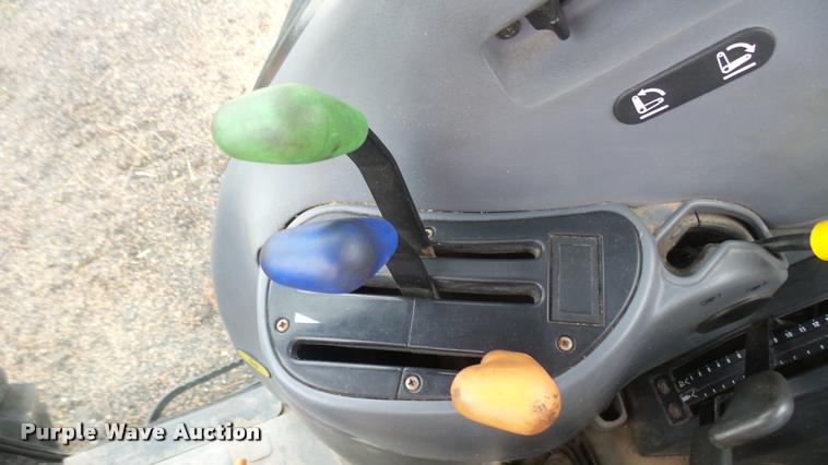 image for item DB3333 2005 New Holland TN70DA MFWD tractor