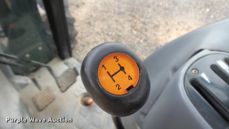 image for item DB3333 2005 New Holland TN70DA MFWD tractor