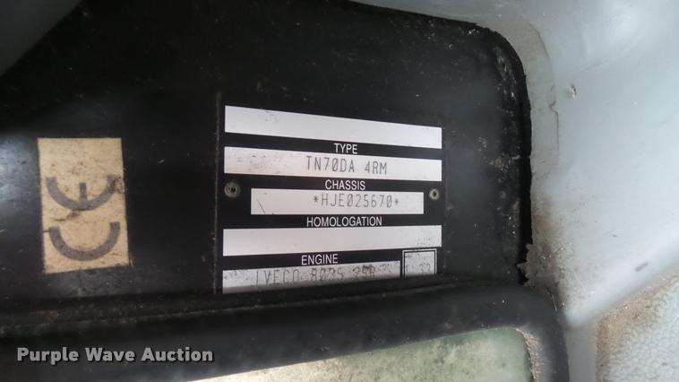 image for item DB3333 2005 New Holland TN70DA MFWD tractor