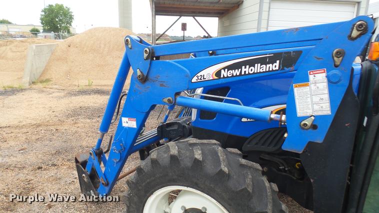 image for item DB3333 2005 New Holland TN70DA MFWD tractor