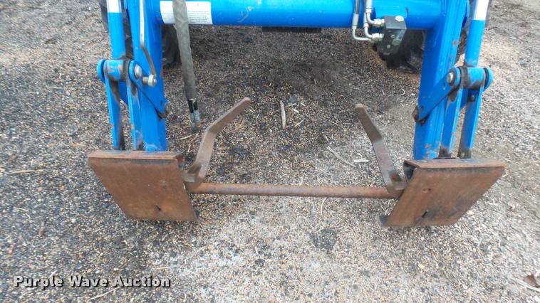 image for item DB3333 2005 New Holland TN70DA MFWD tractor