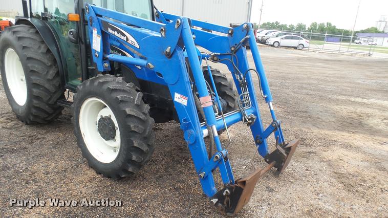 image for item DB3333 2005 New Holland TN70DA MFWD tractor