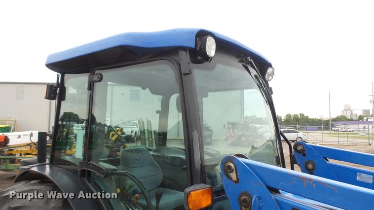 image for item DB3333 2005 New Holland TN70DA MFWD tractor