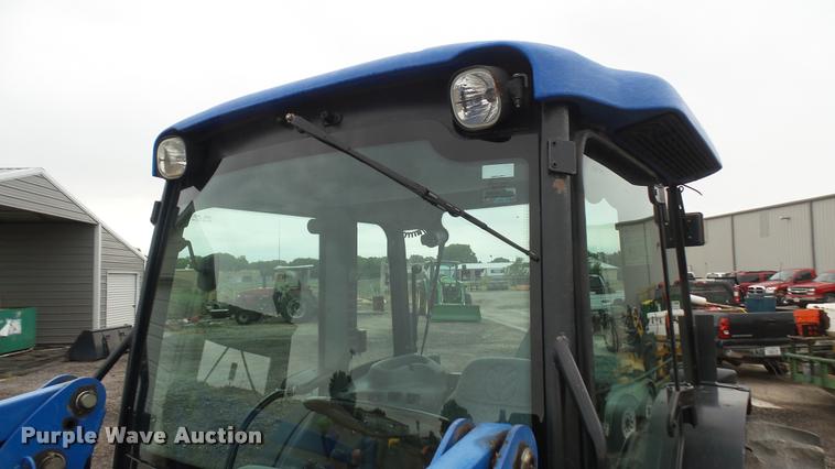 image for item DB3333 2005 New Holland TN70DA MFWD tractor