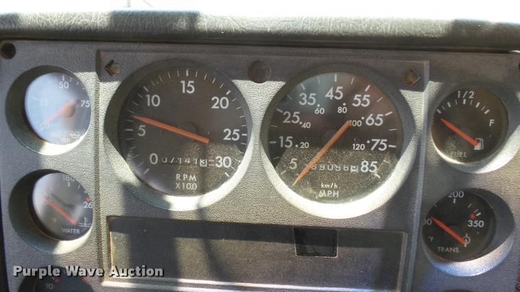 image for item DB3354 2002 Freightliner FS65 Thomas school bus