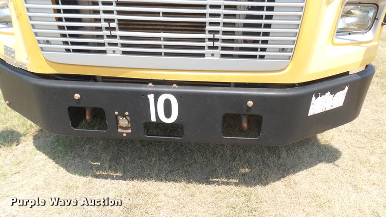 image for item DB3354 2002 Freightliner FS65 Thomas school bus