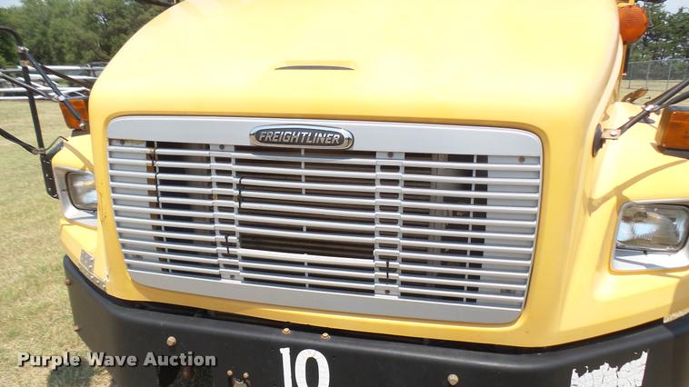 image for item DB3354 2002 Freightliner FS65 Thomas school bus